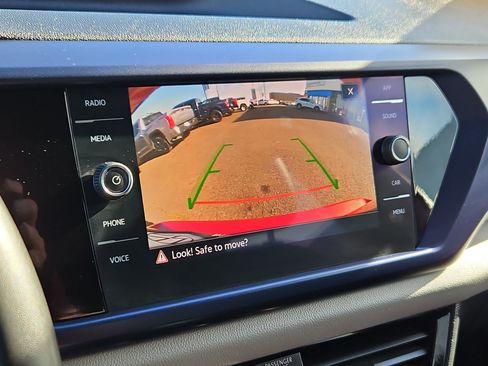 Used 2022 Volkswagen Taos SE image 20