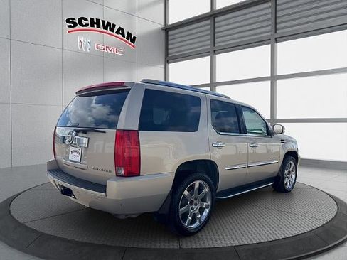 Used 2008 Cadillac Escalade AWD image 4