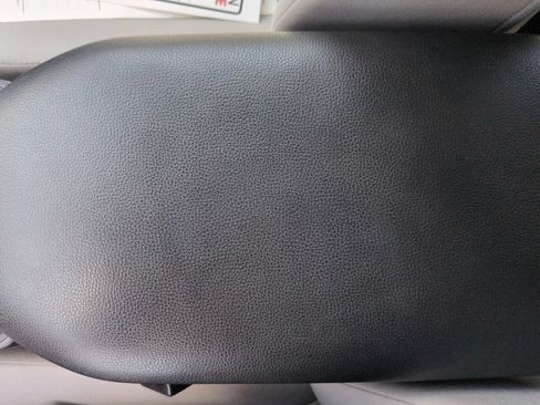 Used 2025 Toyota RAV4 XLE FWD image 24