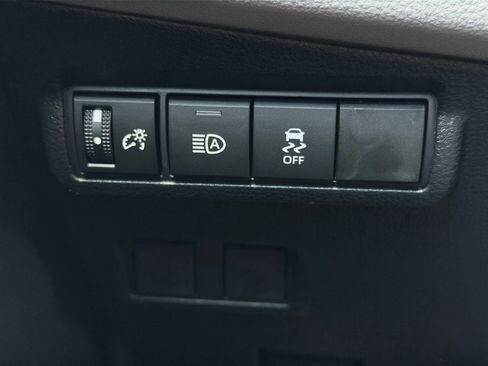 Certified 2026 Toyota Corolla Cross LE image 24