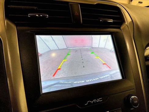 Used 2019 Ford Fusion SE AWD/4WD image 20