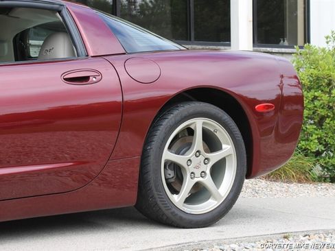 Used 2003 Chevrolet Corvette 50th Anniversary Edition w/ Preferred Equipment Group image 12