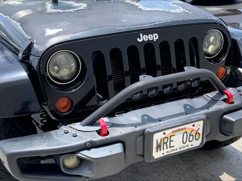 Used 2013 Jeep Wrangler Sahara w/ Connectivity Group AWD/4WD image 32