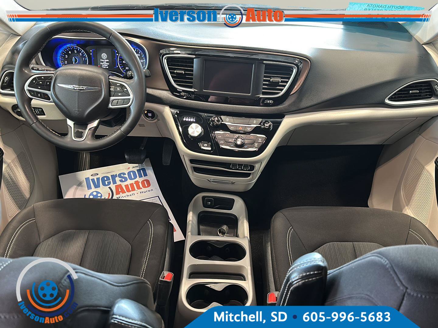 Used 2023 Chrysler Voyager LX FWD image 24