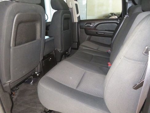 Used 2013 Chevrolet Avalanche LS image 25