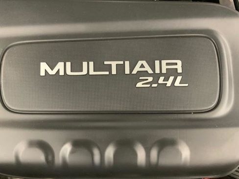 Used 2019 Jeep Cherokee Latitude Plus image 35