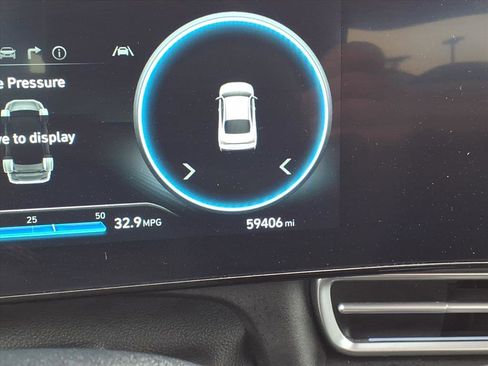 Used 2024 Hyundai Elantra SEL image 25