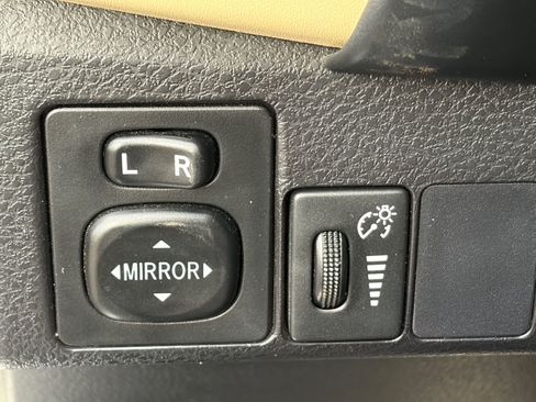 Used 2019 Toyota Corolla LE FWD image 8