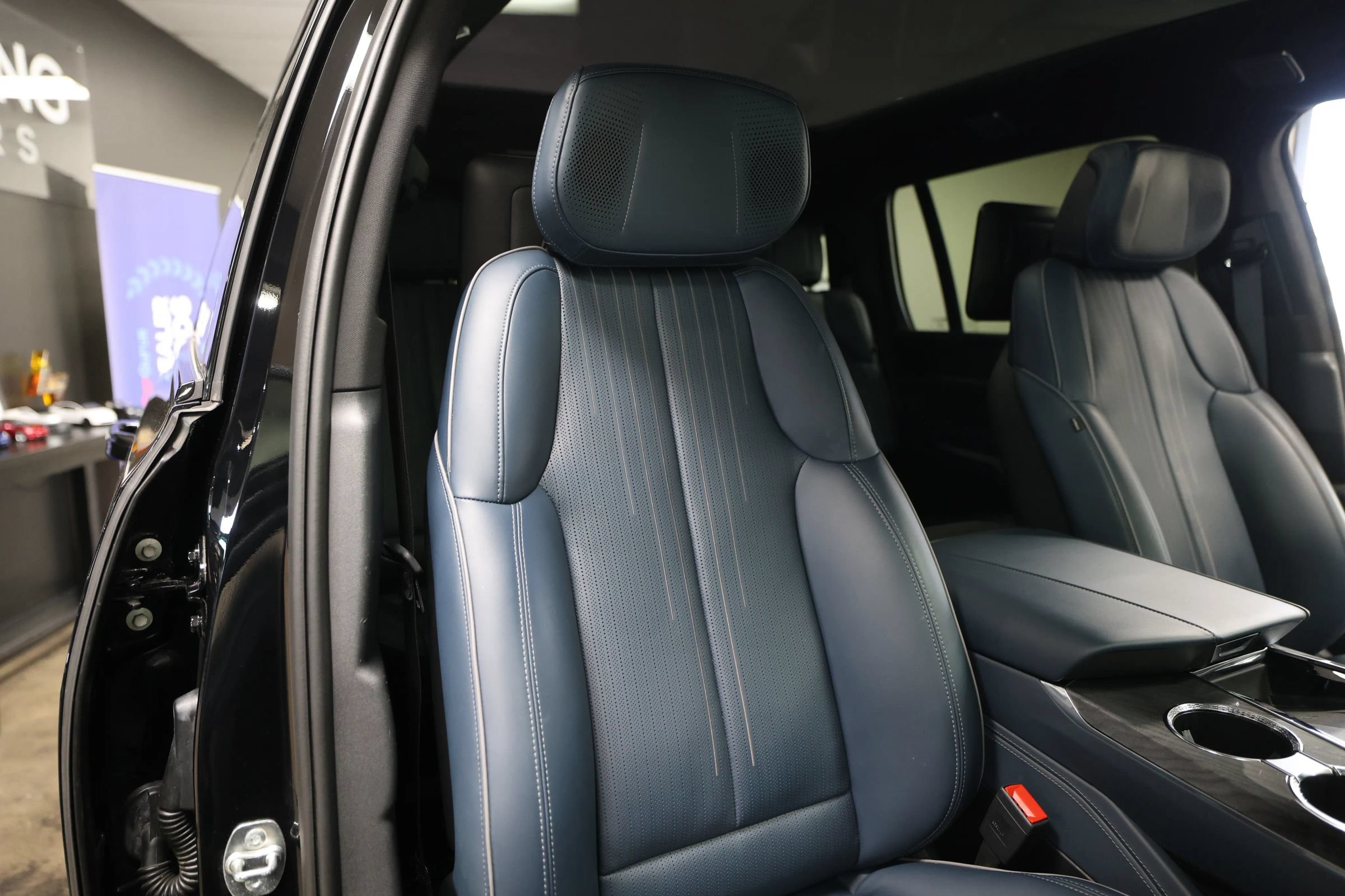 Used 2025 Cadillac Escalade IQ Sport 2 AWD/4WD image 52