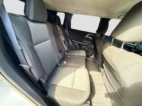 Used 2024 Mitsubishi Outlander ES FWD image 28