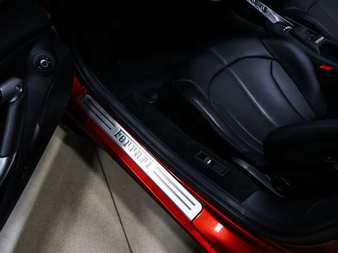 Used 2022 Ferrari F8 Tributo RWD image 41
