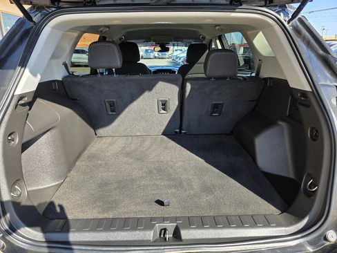 Used 2023 GMC Terrain SLE w/ Elevation Edition image 25