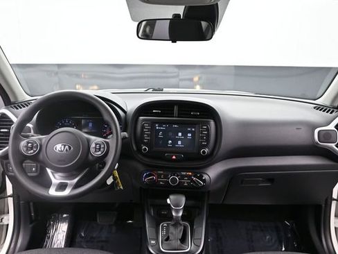 Used 2020 Kia Soul S FWD image 14