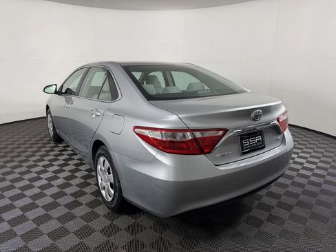 Used 2017 Toyota Camry LE FWD image 9