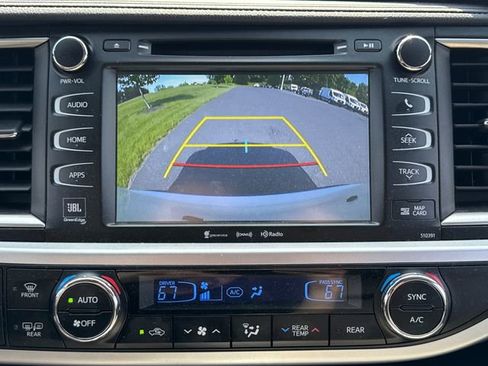 Used 2019 Toyota Highlander Limited AWD/4WD image 30