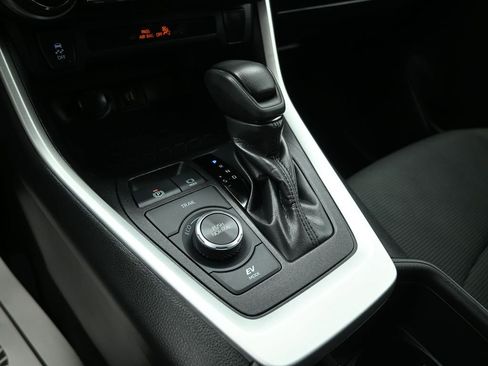 Used 2024 Toyota RAV4 LE image 17