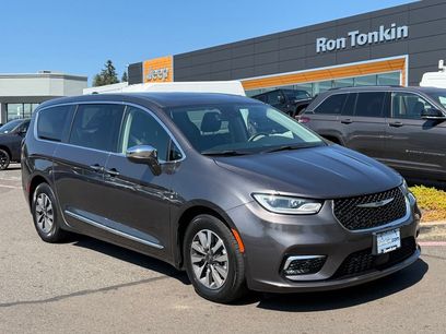 Used 2022 Chrysler Pacifica Limited