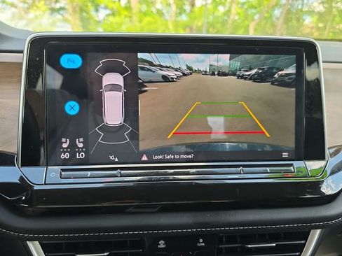 Used 2025 Volkswagen Atlas SE FWD image 23