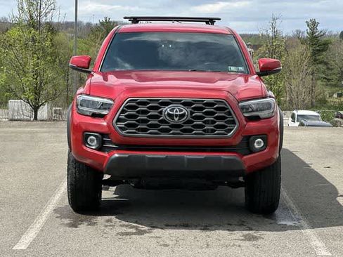 Used 2023 Toyota Tacoma TRD Off-Road w/ Technology Package image 19