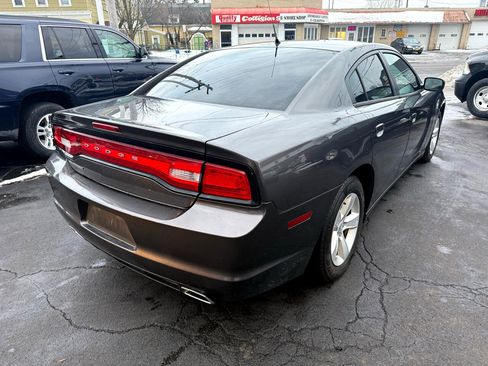 Used 2014 Dodge Charger SE image 5