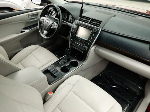 Used 2017 Toyota Camry XLE w/ Advanced Technology Package FWD image 22