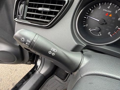 Certified 2022 Nissan Rogue Sport S image 29