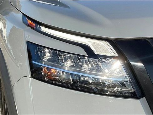 Certified 2023 Nissan Pathfinder Platinum w/ Lighting Package (N93) image 28