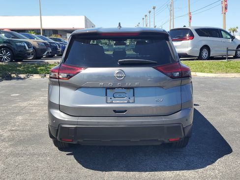 Certified 2024 Nissan Rogue SV image 5