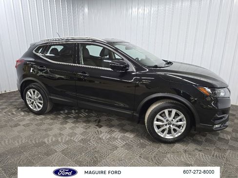 Used 2022 Nissan Rogue Sport SV w/ Technology Package AWD/4WD image 1
