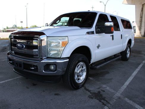 Used 2011 Ford F250 XLT w/ XLT Premium Pkg AWD/4WD image 2