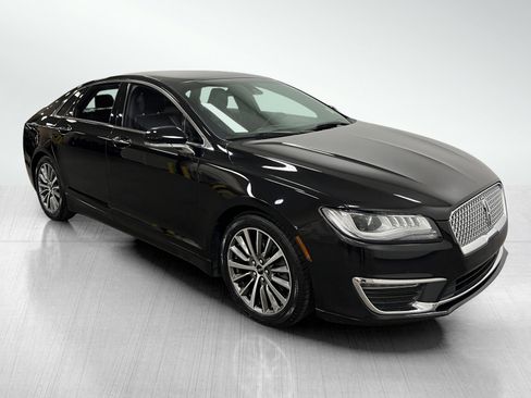 Used 2020 Lincoln MKZ image 1