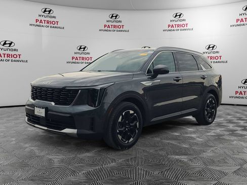 Used 2025 Kia Sorento S FWD image 7