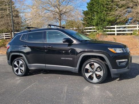 Used 2018 Jeep Compass Latitude w/ Popular Equipment Group image 2