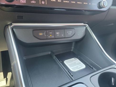 New 2026 Kia Carnival SX Prestige FWD image 25