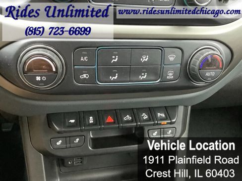 Used 2021 Chevrolet Colorado Z71 w/ Z71 Midnight Edition AWD/4WD image 28