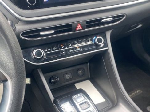 Used 2023 Hyundai Sonata SE image 6