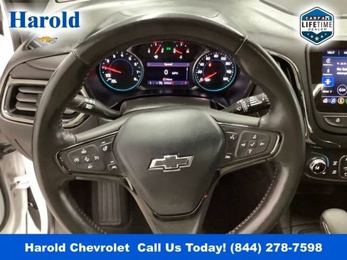 Used 2022 Chevrolet Equinox RS image 17