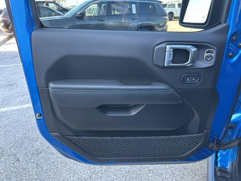 Used 2024 Jeep Wrangler Unlimited Rubicon 4xe image 59