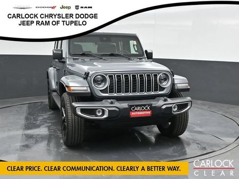 Used 2025 Jeep Wrangler Unlimited Sahara AWD/4WD image 7