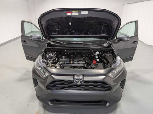 Used 2019 Toyota RAV4 LE image 12