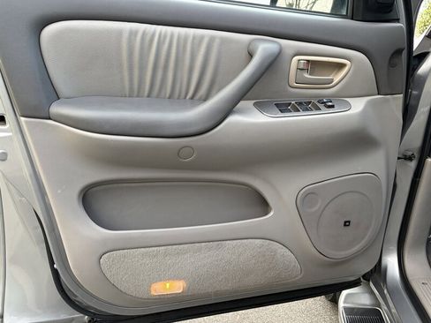 Used 2001 Toyota Sequoia Limited image 14
