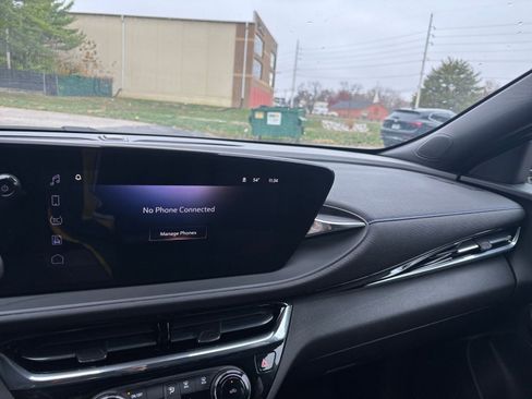 Used 2025 Buick Envista Sport Touring image 33