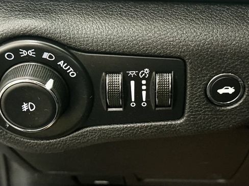 Used 2016 Chrysler 200 S w/ Navigation & Sound Group I FWD image 10