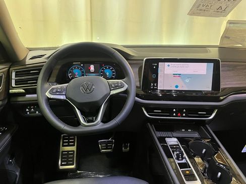 New 2026 Volkswagen Atlas SEL Premium R-Line AWD/4WD image 18
