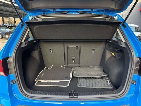 Used 2023 Volkswagen Taos SE w/ Panoramic Sunroof Package image 15