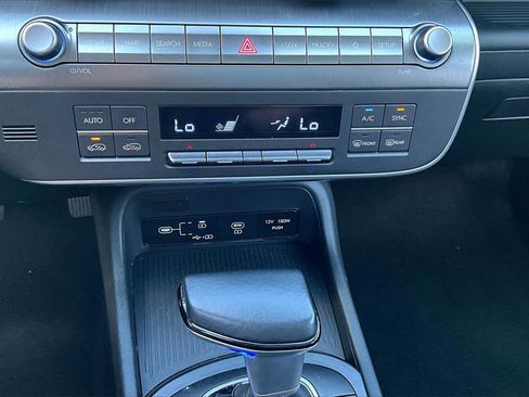 Used 2024 Hyundai Kona SEL image 11