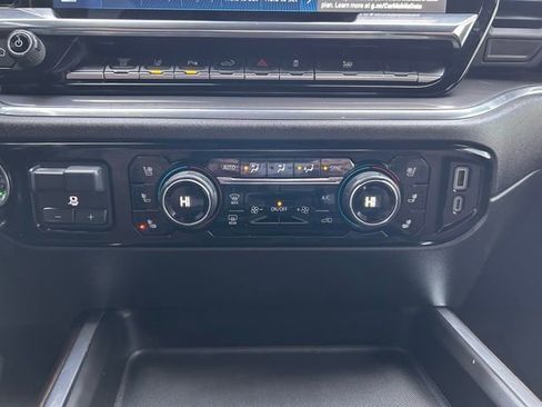 Used 2025 Chevrolet Silverado 3500 High Country w/ Technology Package image 25