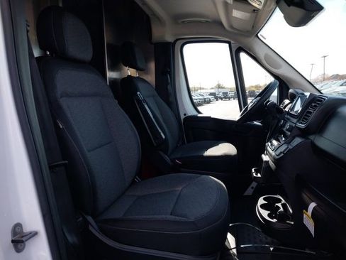 Used 2025 RAM ProMaster 2500 w/ Convenience Group image 3