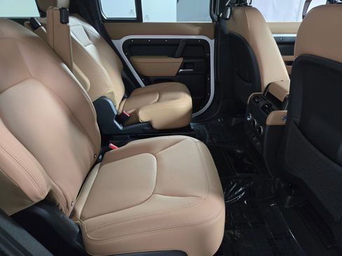 New 2026 Land Rover Defender 130 X-Dynamic SE AWD/4WD image 19