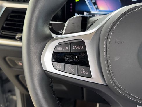 Certified 2025 BMW X6 xDrive40i image 22